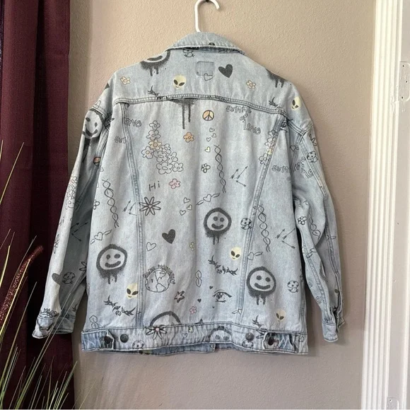 RB1 Wild fable distress denim graffiti jacket size small - Picture 9 of 10